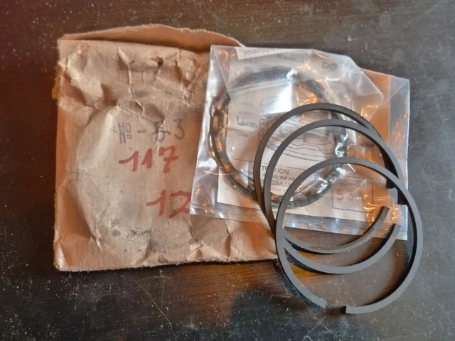Bernard Moteur jeu de segments W117 cote r+1,00 neuf