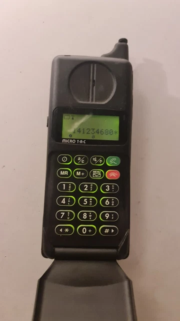 Motorola International 7500 Micro T-A-C antique mobile phone turn on