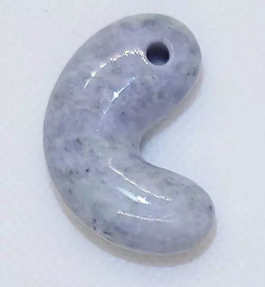 Itoigawa jade magatama lavender 20.1g