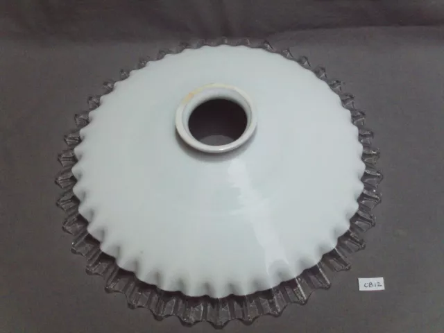 abat jour ancien en opaline blanche, bord plissé, Ø 25,5 cm à collerette (CB12)