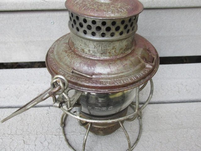UP Union Pacific RR Railroad Lantern Adlake 250 Kero w Kero Globe pat 1911-1923
