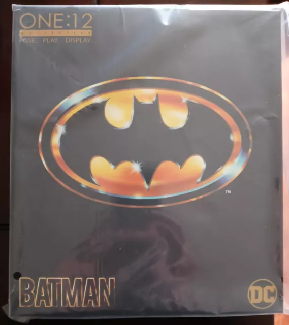 One:12 Collective DC Comics 1989 Michael Keaton Batman Action Figure Mezco Toyz