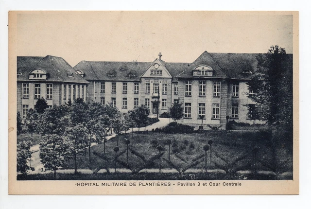 METZ moselle CPA 57 Hopital Militaire de PLANTIERES pavillon 3 et cour centrale