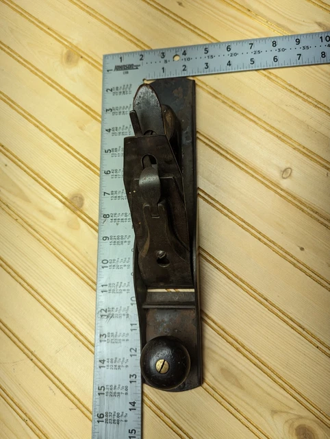 Stanley Bailey No. 5 Smooth Plane for Smoothing and Shaping Wood Surfaces