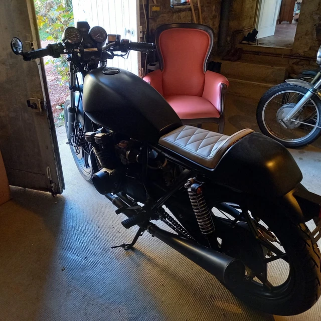 Suzuki Gsx400 F . 4 Cyl . 1984 . Cafe Racer. Etat Neuf . Mod .Unique. 62000 Kms 3