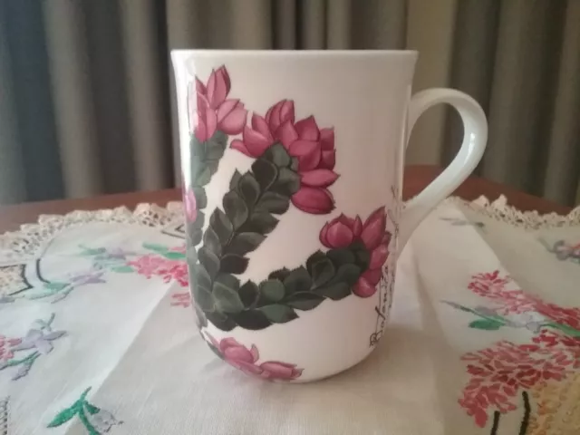 Maxwell & Williams The Gardens Table  'Native Rose'  Bone China Mug.