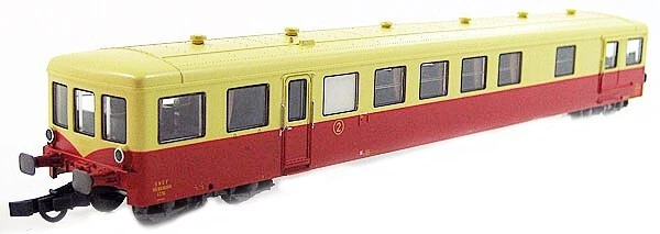 ROCO REMORQUE D'AUTORAIL XRBD DECAUVILLE avec éclairage rouge/crème