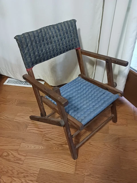 Vintage Child Fold Up Wood Frame Beach Chair 20 1/2'' high