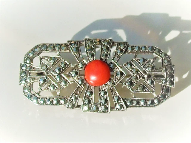 Broche Ancienne En Argent Avec Cabochon Corail Et Petite Pierre Blanche – Bijou Vintage Français
