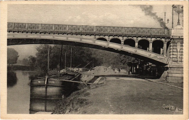 CPA Nogent sur Marne Le Quai du Port (1348035)