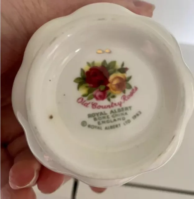 Old Country Roses Royal Albert TENNIS SET Cup And Sandwich Plate 3