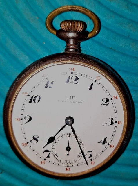 Lot de OMEGA. Montre boitier or, guichet date. Diam. 35 mm (cadran à