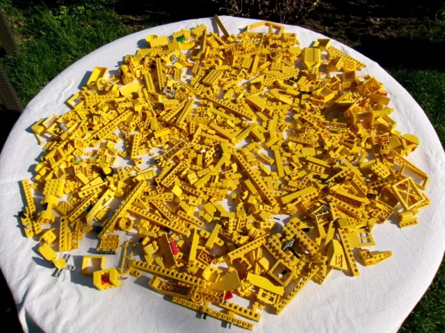 LEGO LOT VRAC 1KG 600 divers briques gris jaune brun marron blanc orange  plaque