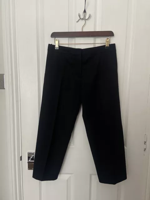 Alexander McQueen Black Wool 3/4 Trousers With ‘Back kick’ Detail IT40 UK8