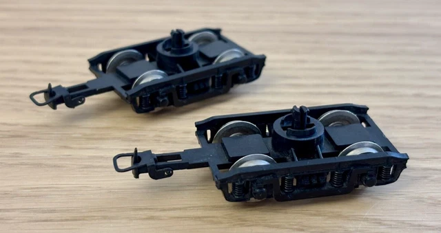 LOT DE 2 Bogies Lima HO pour Wagon Voiture de Voyageurs EUR 5,50 LOT DE 2 Bogies Lima HO pour Wagon Voiture de Voyageurs EUR 5,50