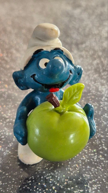 Figurine Schleich - Schtroumpf Avec Une Pomme Verte - Édition 1982 - PVC - Occasion