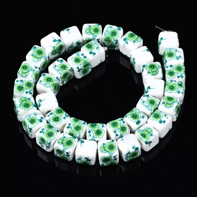 Strang 30 cm Keramik Porzellan Perlen grün Würfel eckig Blumen Muster 9  mm