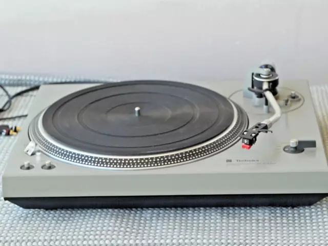 platine vinyle Technics SL 1500   Direct drive . 2