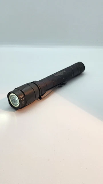 SureFire E2L AA Outdoorsman Dual-Output LED Flashlight KX1B SureFire E2L AA Outdoorsman Dual-Output LED Flashlight KX1B