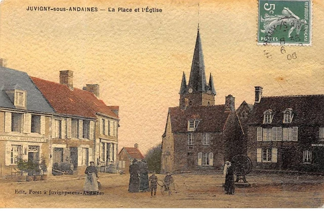61 - JUVIGNY SOUS ANDAINES - SAN32295 - La Place et l'Eglise