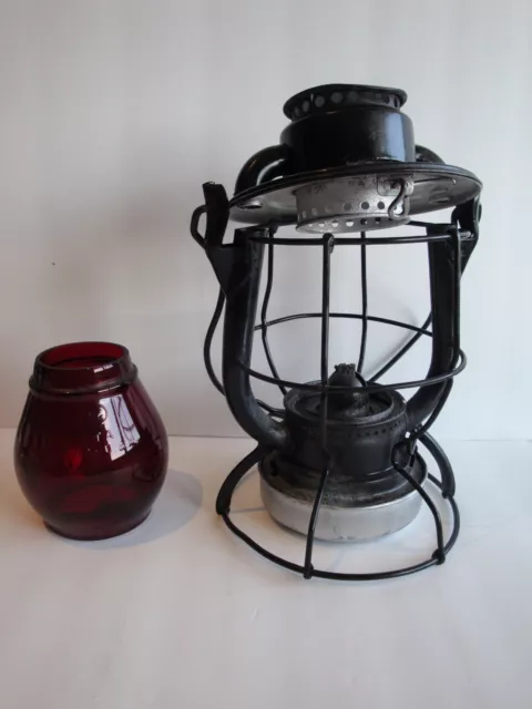 Dietz Vesta NewYork Railroad Lantern  CNX Globe Embossed Red No Reserve