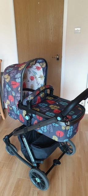 Cosatto giggle 2 Hare Wood Quad Travel System.