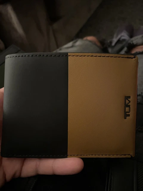 Tumi Brand Mens Double Billfold Wallet Nassau SLG Black Brown Leather $155 Tumi Brand Mens Double Billfold Wallet Nassau SLG Black Brown Leather $155
