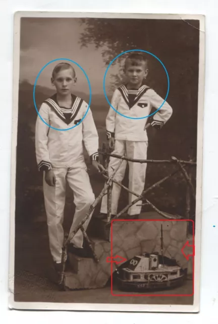 3/33 WK2  FOTO  Kinder Bube in Marine Uniform  Spielzeug Märklin DAMPFER 1933