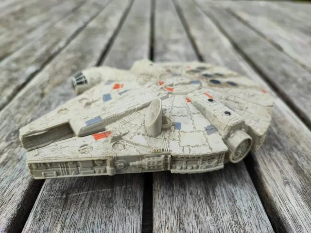 Star Wars Command Pull-Back Millennium Falcon 15 Cm / Hasbro 2014