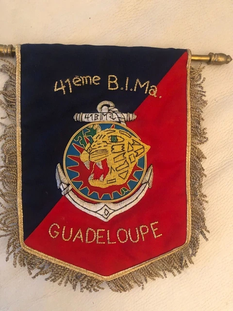 ECUSSON FANION ABRIES BRODE EN FEUTRINE VINTAGE