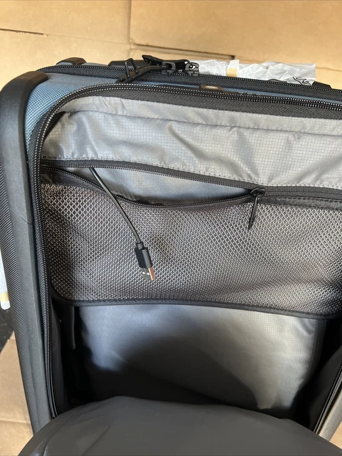 Tumi Alpha 3 Continental Dual Access 4-Wheeled Carry-On Expandable STORM BLUE 9