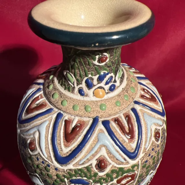 Japanese Raised Relief Satsuma Style Vase Moriage Hand Painted Vintage (O) 3