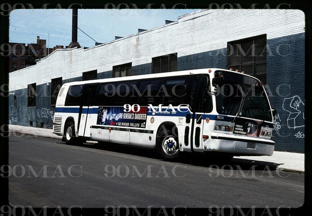NYCMTA RTS BUS #5236. Kingsbridge Depot (NY). Original Slide 1999.