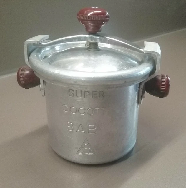 Cocotte minute Seb 4.5 litres en bon état - joint à changer pas d'envoi - Électroménager