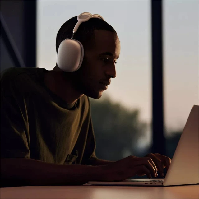 Apple AirPods Max Wireless Over-Ear Headset - Space Gray