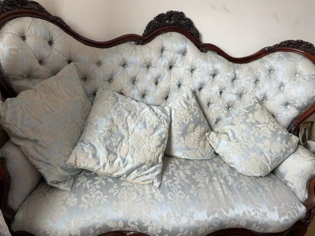 Antique carved Victorian 2 seater sofa settee