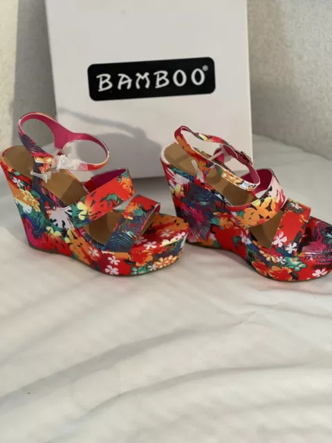 Women’s Bamboo Fuschia Tropical Floral Wedge Platform Sandals Size 6