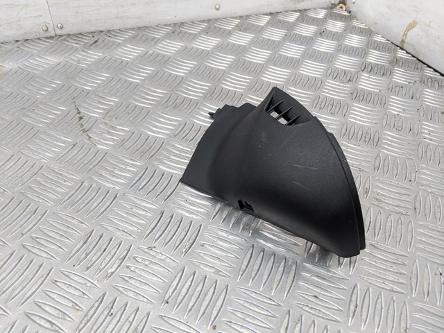 Feux de gabarit led gauche sur tige courte oblique e9 pour camion