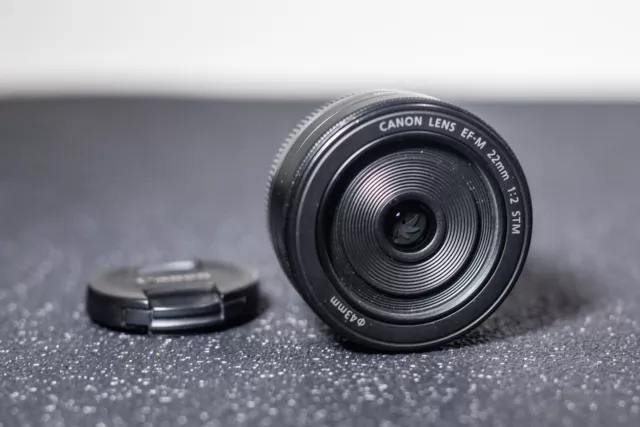 Canon EFM 22mm F/2 STM Pancake Lens