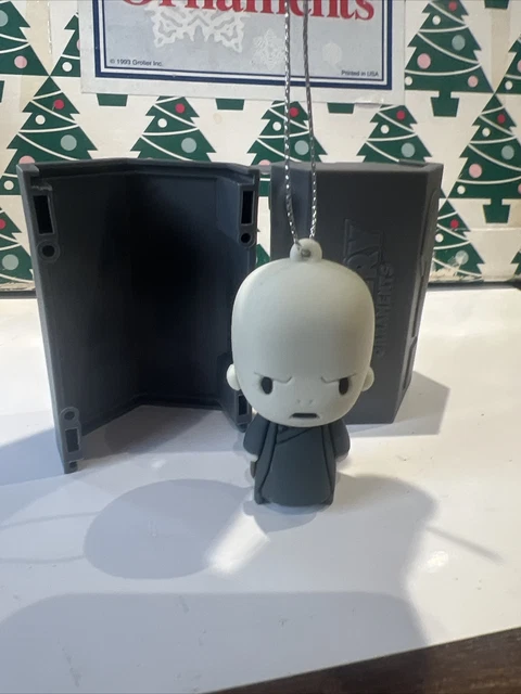 Le Joyeux Père Noël Vole Avec La Grosse Fusée Turbo Dans Le Ciel