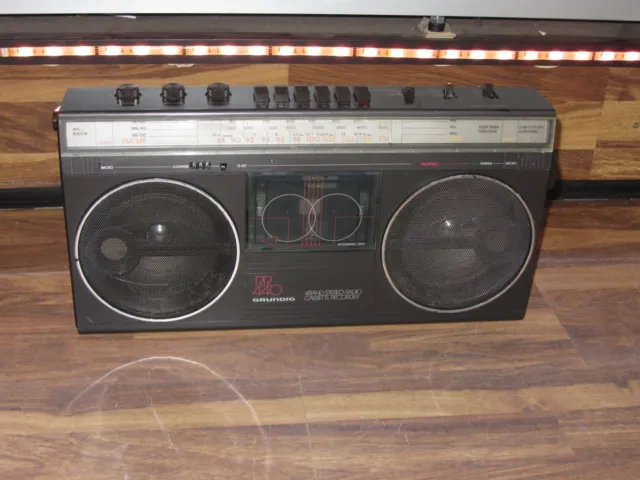 GRUNDIG RR 440, 4 band Stereo Radio Cassette Recorder GHETTOBLASTER BOOMBOX