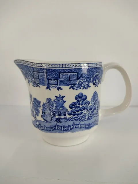Vintage Arklow jug. Ireland. Blue & white Willow. Collectable piece. Immaculate 2
