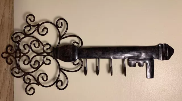 Skeleton Key Hanging Key Holder Black  Wall Mount Hanger Vintage 2004