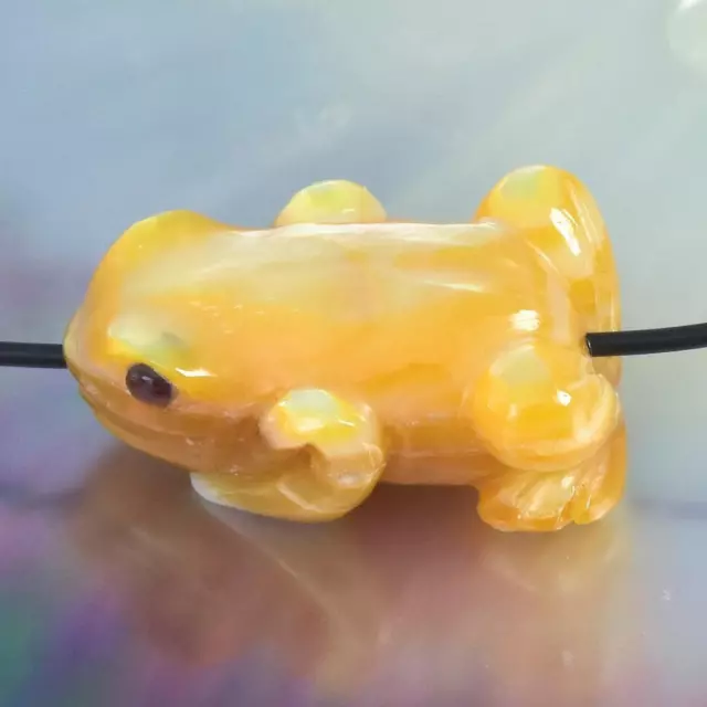 Frog Design Bead Fine Golden Mother-of-Pearl Shell Carving 2 mm drilled 4.38 g