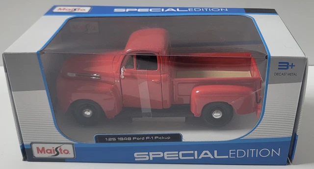 DANBURY COMME NEUF 1955 FORD FAIRLANE COURONNE VICTORIA échelle 1:24