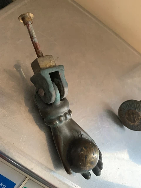 Marteau de porte - Heurtoir - Bronze- Main baguée - XIX° 2