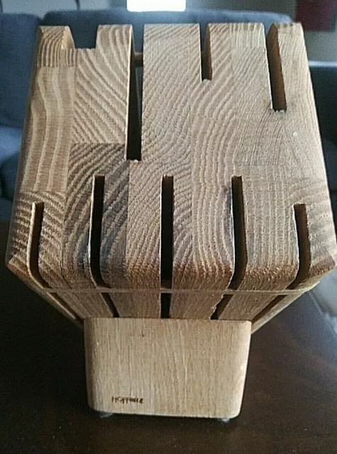 Cuchillo de madera de color claro HOFFRITZ bloque 9 ranuras con pies inferiores de goma roble de madera