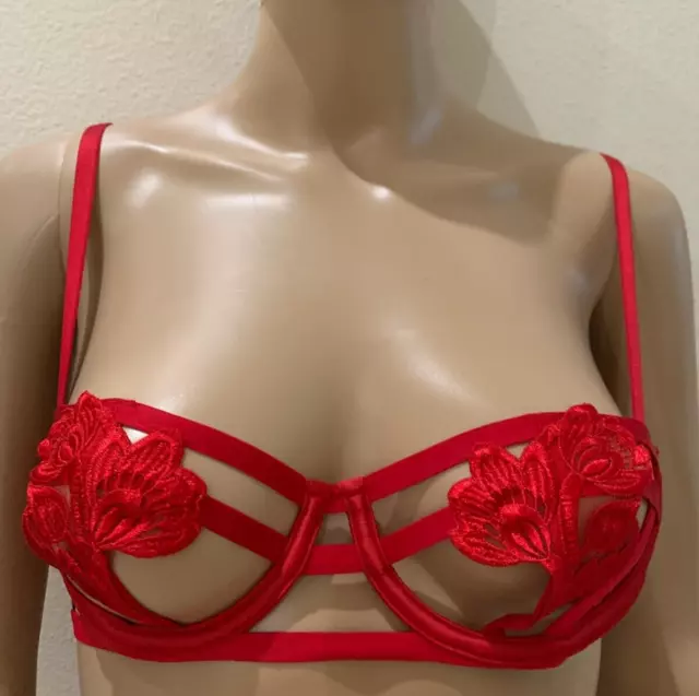 $70 VICTORIAS SECRET VERY SEXY STRAPPY EMBROIDERED OPEN CUP