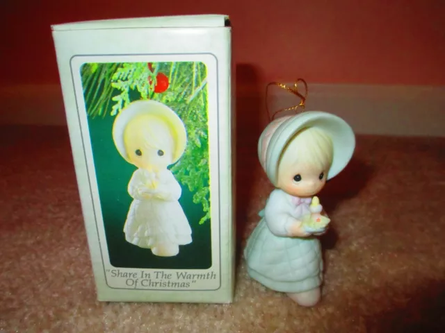 Precious Moments Ornament Share In The Warmth Of Christmas 1993 527211