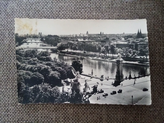 Cpa Paris Perspective Sur Les Ponts De La Seine